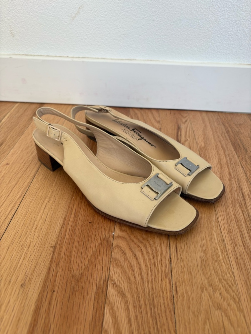 Salvatore Ferragamo Beige Leather Slingback Peep-Toe Heels Y2K Vintage